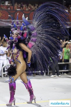 Красочное шоу в Южной Америке | Голые бразильянки
